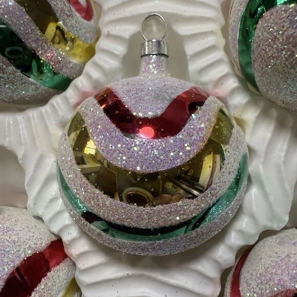 Vintage Christmas Trimmeries Bradford Silver Glitter Swirl Round Ornaments Set 5 - Picture 3 of 3